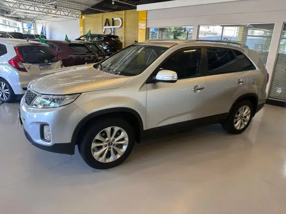 KIA SORENTO 2.4 16V GASOLINA EX AUTOMÁTICO KIA SORENTO 2.4 16V GASOLINA EX AUTOMÁTICO
