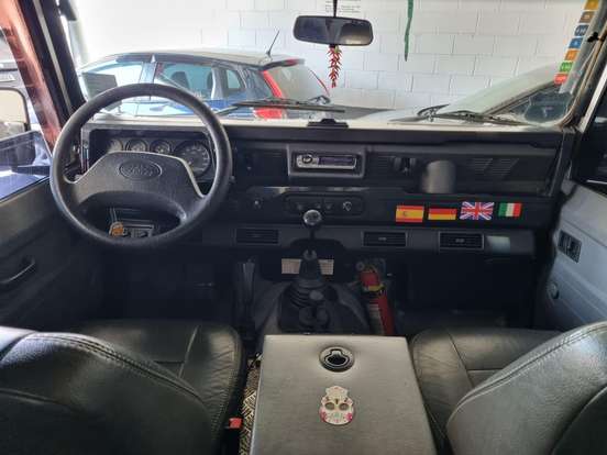 LAND ROVER-DEFENDER-2001
