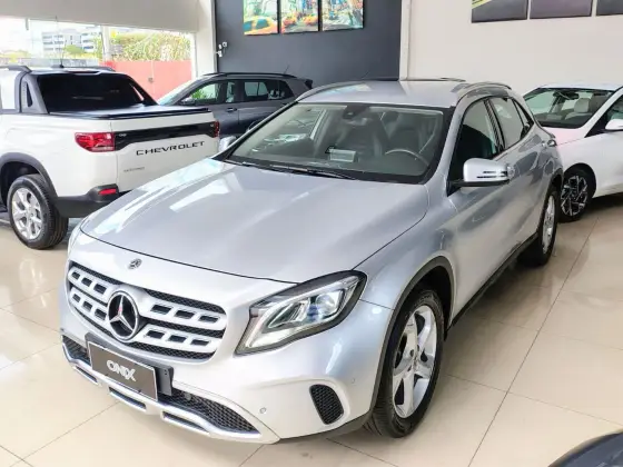 MERCEDES-BENZ GLA 200 1.6 CGI FLEX ADVANCE 7G-DCT MERCEDES-BENZ GLA 200 1.6 CGI FLEX ADVANCE 7G-DCT