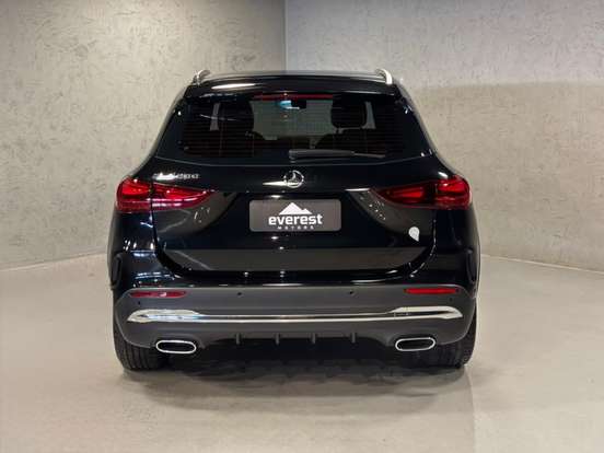 MERCEDES-BENZ-GLA 200-2024