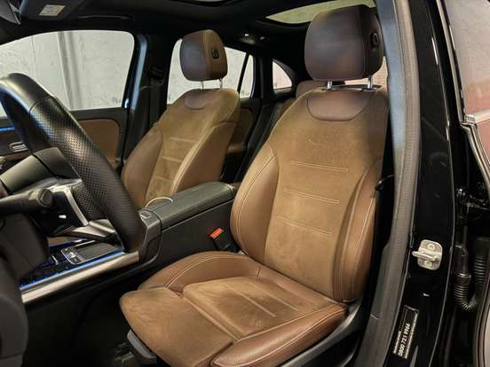MERCEDES-BENZ-GLA 200-2024