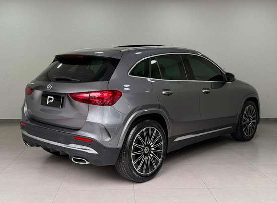 MERCEDES-BENZ-GLA 200-2023