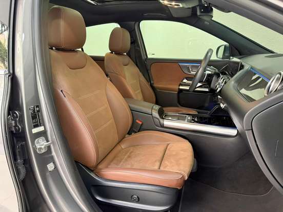MERCEDES-BENZ-GLA 200-2023