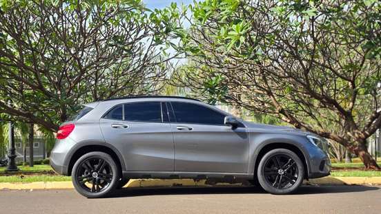 MERCEDES-BENZ-GLA 200-2017