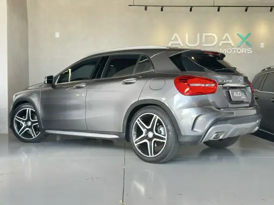 MERCEDES-BENZ-GLA 250-2.0 16V TURBO GASOLINA SPORT 4P AUTOMÁTICO MERCEDES-BENZ-GLA 250-2015