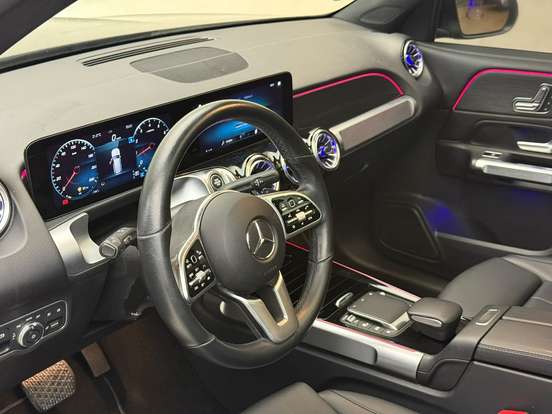 MERCEDES-BENZ-GLB 200-2023