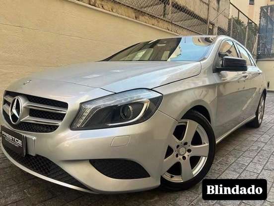 MERCEDES-BENZ-A 200-1.6 TURBO STYLE 16V GASOLINA 4P AUTOMÁTICO MERCEDES-BENZ-A 200-2014