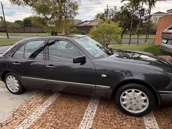 MERCEDES-BENZ-E 320-3.2 AVANTGARDE V6 GASOLINA 4P AUTOMÁTICO MERCEDES-BENZ-E 320-1997