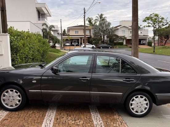 MERCEDES-BENZ-E 320-3.2 AVANTGARDE V6 GASOLINA 4P AUTOMÁTICO MERCEDES-BENZ-E 320-1997