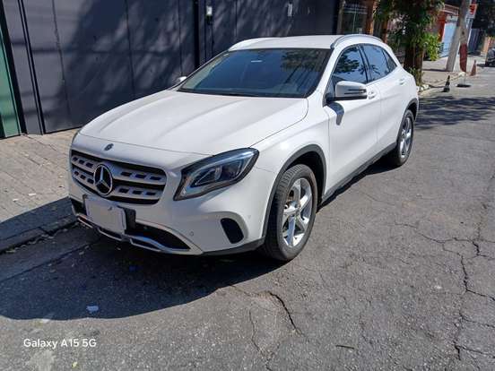 MERCEDES-BENZ-GLA 200-2019
