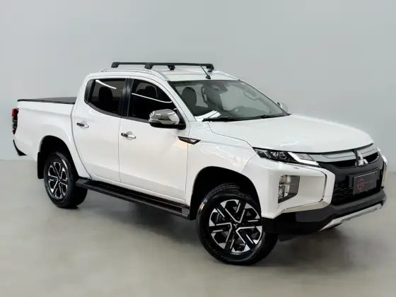 MITSUBISHI L200 TRITON 2.4 16V TURBO DIESEL SPORT HPE-S CD 4P 4X4 AUTOMÁTICO MITSUBISHI L200 TRITON 2.4 16V TURBO DIESEL SPORT HPE-S CD 4P 4X4 AUTOMÁTICO
