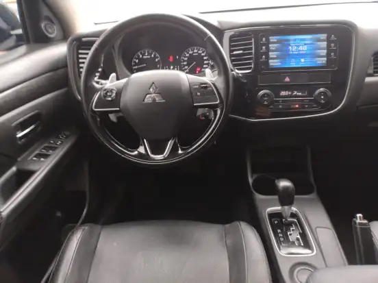 MITSUBISHI-OUTLANDER-2015