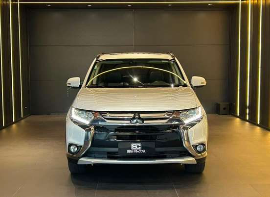 MITSUBISHI-OUTLANDER-2015