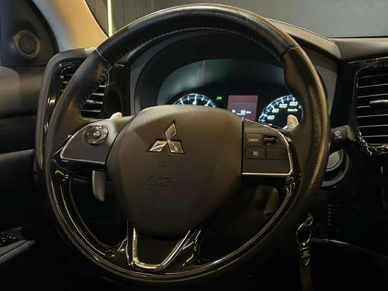 MITSUBISHI-OUTLANDER-2.0 16V GASOLINA 4P AUTOMÁTICO MITSUBISHI-OUTLANDER-2015