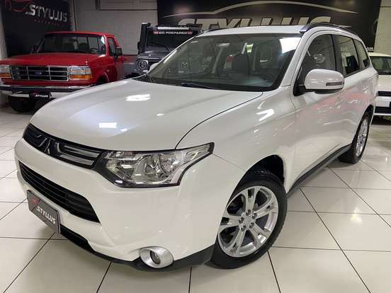 MITSUBISHI-OUTLANDER-2.0 16V GASOLINA 4P AUTOMÁTICO MITSUBISHI-OUTLANDER-2013