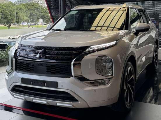 MITSUBISHI-OUTLANDER-2.4 PHEV HPE-S S-AWC DHT MITSUBISHI-OUTLANDER-2025