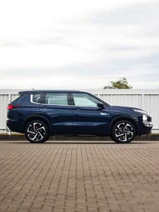 MITSUBISHI-OUTLANDER-2.4 PHEV SIGNATURE S-AWC DHT MITSUBISHI-OUTLANDER-2025