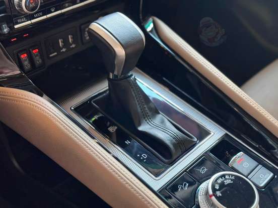 MITSUBISHI-PAJERO SPORT-2024