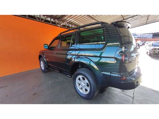 MITSUBISHI-PAJERO SPORT-2010