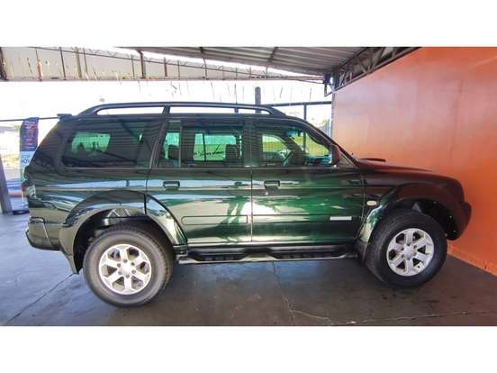 MITSUBISHI-PAJERO SPORT-2010