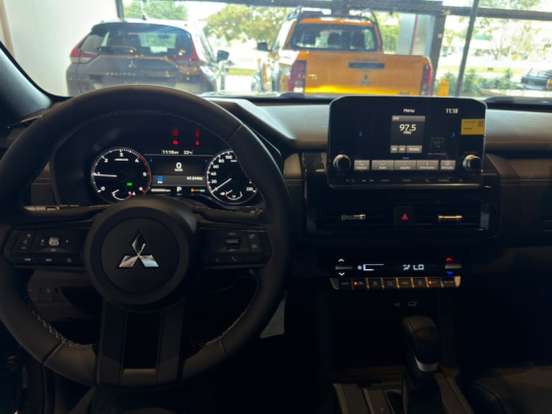 MITSUBISHI-TRITON-2026