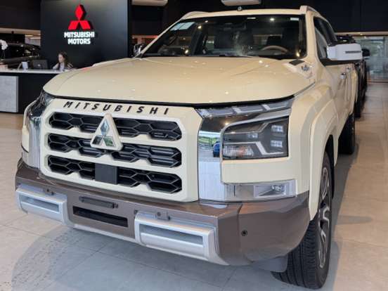 MITSUBISHI-TRITON-2026