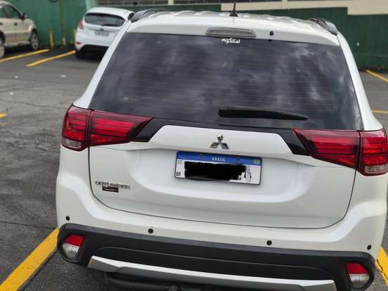 MITSUBISHI-OUTLANDER-2015