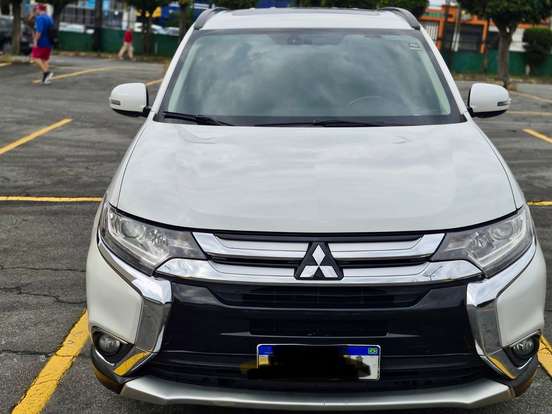 MITSUBISHI-OUTLANDER-2015