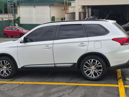 MITSUBISHI-OUTLANDER-2015