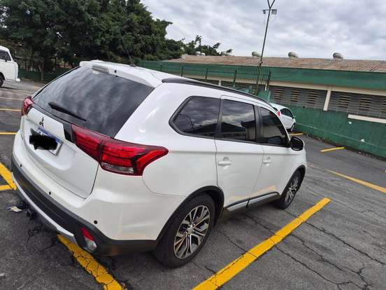 MITSUBISHI-OUTLANDER-2.0 16V GASOLINA 4P AUTOMÁTICO MITSUBISHI-OUTLANDER-2015