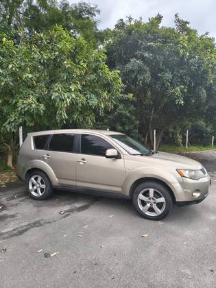 MITSUBISHI OUTLANDER 3.0 4X4 V6 24V GASOLINA 4P AUTOMÁTICO