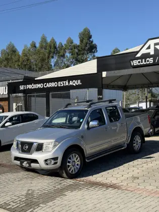 NISSAN FRONTIER 2.5 SL 10 ANOS 4X4 CD TURBO ELETRONIC DIESEL 4P AUTOMÁTICO NISSAN FRONTIER 2.5 SL 10 ANOS 4X4 CD TURBO ELETRONIC DIESEL 4P AUTOMÁTICO