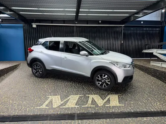 NISSAN KICKS 1.6 16V FLEXSTART S 4P XTRONIC NISSAN KICKS 1.6 16V FLEXSTART S 4P XTRONIC
