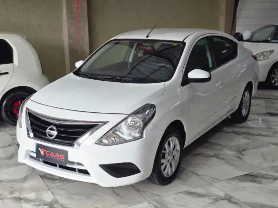 NISSAN VERSA 1.6 16V FLEX SV 4P XTRONIC NISSAN VERSA 1.6 16V FLEX SV 4P XTRONIC