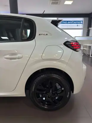 PEUGEOT-208-2025