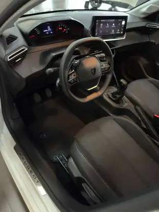 PEUGEOT-208-2025