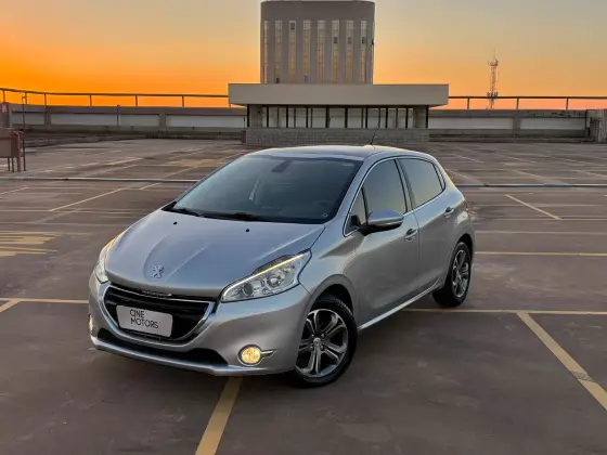 PEUGEOT 208 1.6 GRIFFE 16V FLEX 4P AUTOMÁTICO PEUGEOT 208 1.6 GRIFFE 16V FLEX 4P AUTOMÁTICO