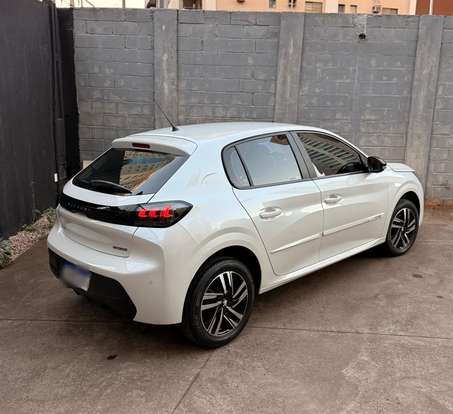 PEUGEOT-208-2023