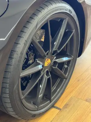 PORSCHE-911-2023