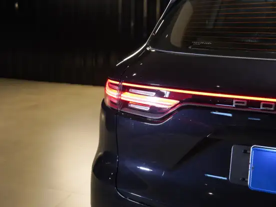 PORSCHE-CAYENNE-2022