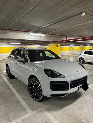 PORSCHE-CAYENNE-2023