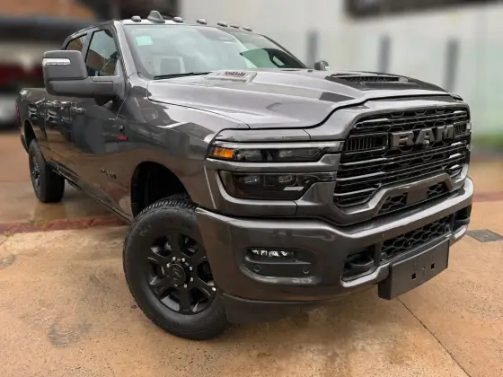 RAM 3500 6.7 I6 TURBO DIESEL LARAMIE NIGHT EDITION CD 4X4 AUTOMÁTICO RAM 3500 6.7 I6 TURBO DIESEL LARAMIE NIGHT EDITION CD 4X4 AUTOMÁTICO