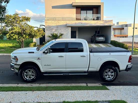 RAM-2500-6.7 I6 TURBO DIESEL LARAMIE CD 4X4 AUTOMÁTICO RAM-2500-2022