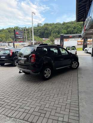 RENAULT-DUSTER-2014