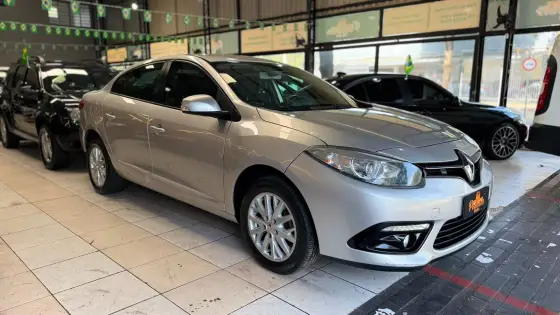 RENAULT FLUENCE 2.0 DYNAMIQUE PLUS 16V FLEX 4P AUTOMÁTICO RENAULT FLUENCE 2.0 DYNAMIQUE PLUS 16V FLEX 4P AUTOMÁTICO