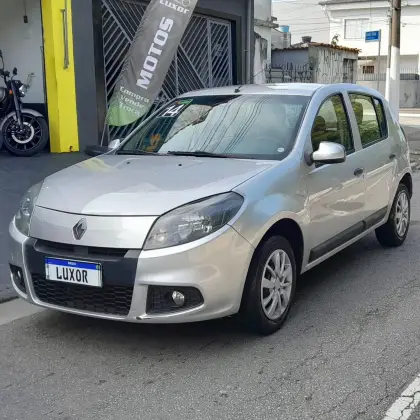 RENAULT SANDERO 1.0 EXPRESSION 16V FLEX 4P MANUAL RENAULT SANDERO 1.0 EXPRESSION 16V FLEX 4P MANUAL