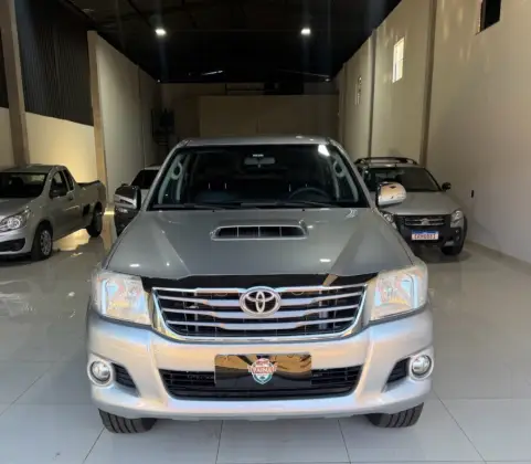 TOYOTA HILUX 3.0 SRV 4X4 CD 16V TURBO INTERCOOLER DIESEL 4P AUTOMÁTICO TOYOTA HILUX 3.0 SRV 4X4 CD 16V TURBO INTERCOOLER DIESEL 4P AUTOMÁTICO