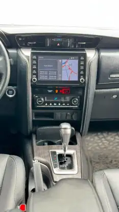 TOYOTA-HILUX SW4-2.7 VVT-i FLEX SR 4X2 AUTOMÁTICO TOYOTA-HILUX SW4-2021