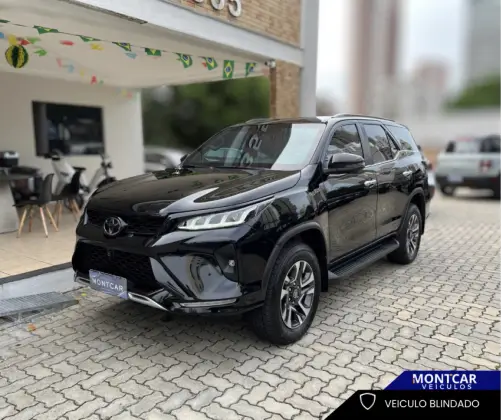TOYOTA HILUX SW4 2.8 D-4D TURBO DIESEL DIAMOND 7L 4X4 AUTOMÁTICO