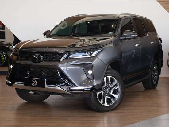 TOYOTA-HILUX SW4-2023
